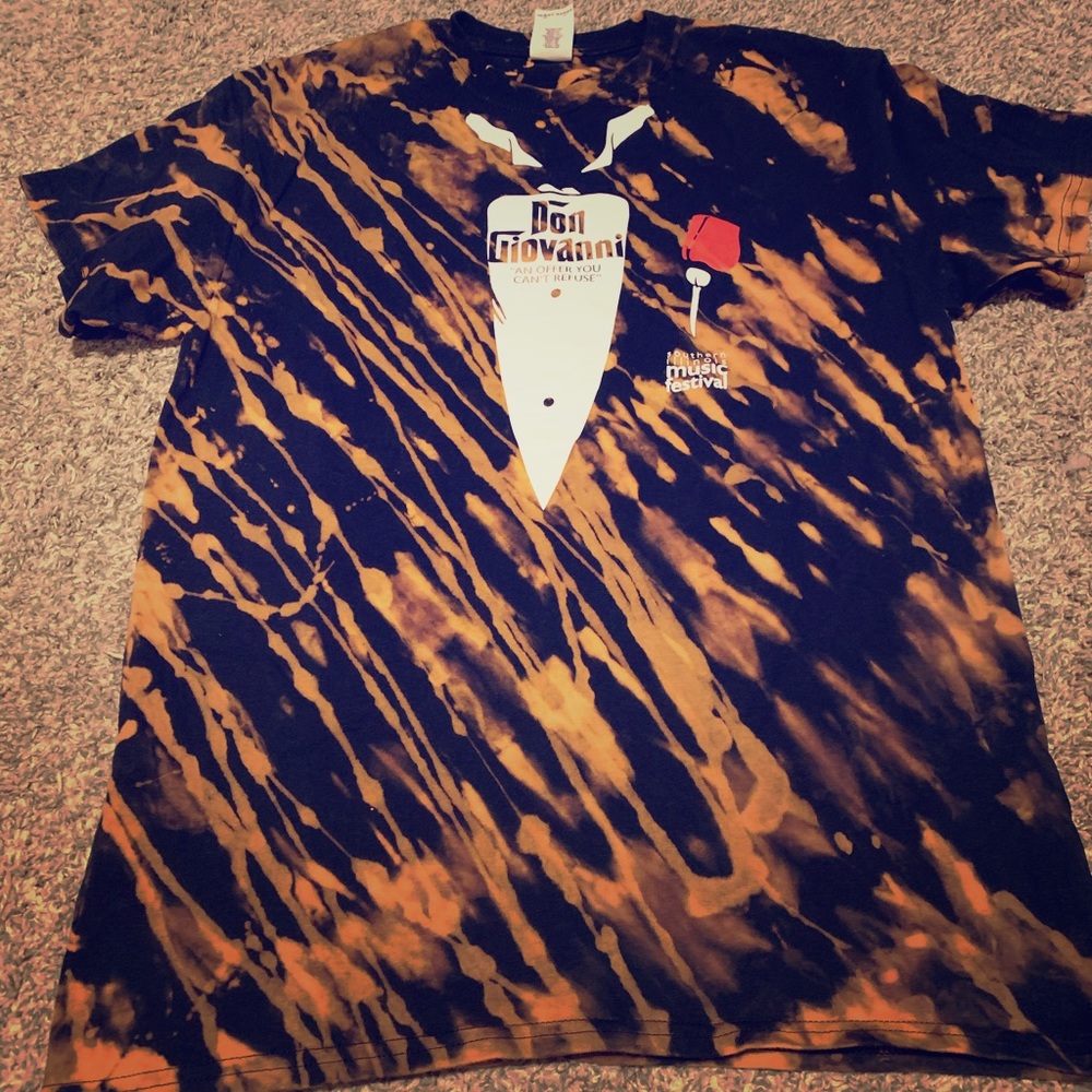 Bleached Tie Dye Graphic T!